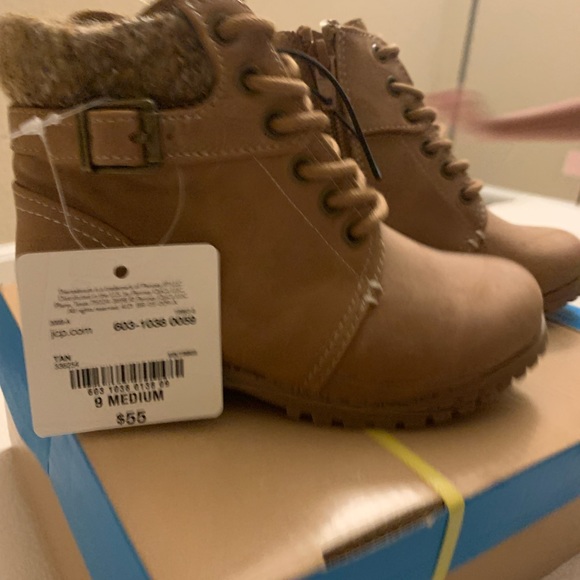 There about memory foam toddler girl boots - Picture 3 of 4